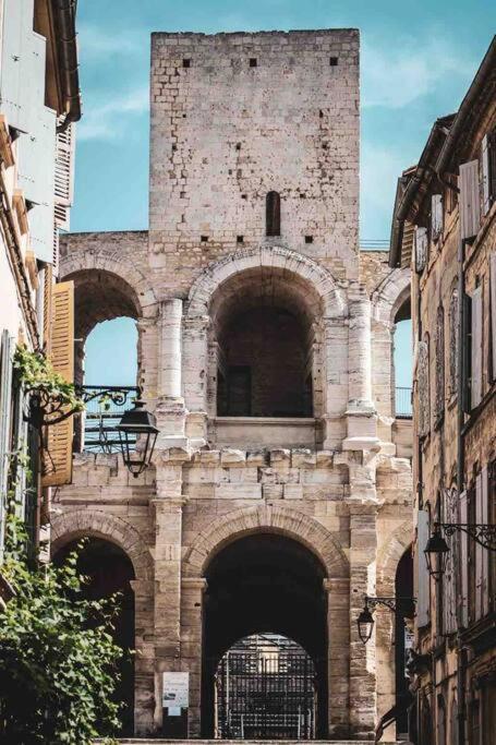 Appartement A Pied Du Centre Avec Place De Parking Arles Exterior foto