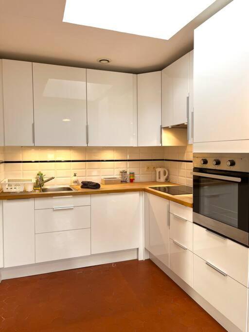 Appartement A Pied Du Centre Avec Place De Parking Arles Exterior foto