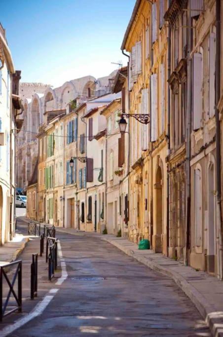 Appartement A Pied Du Centre Avec Place De Parking Arles Exterior foto