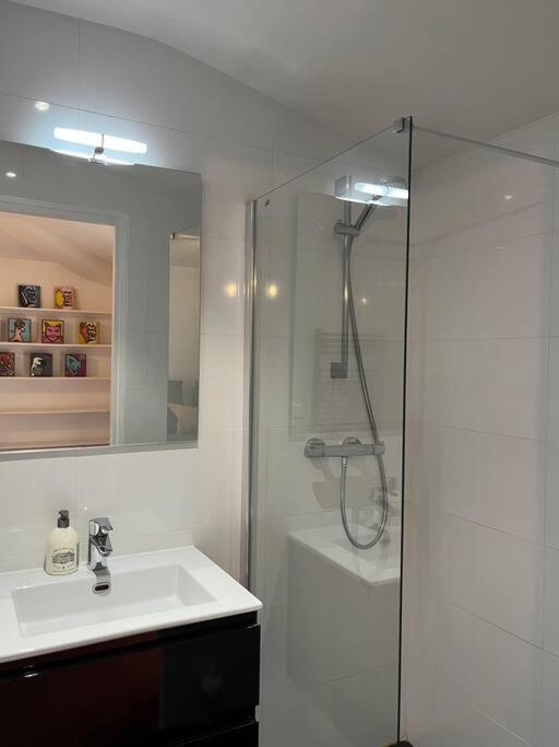 Appartement A Pied Du Centre Avec Place De Parking Arles Exterior foto